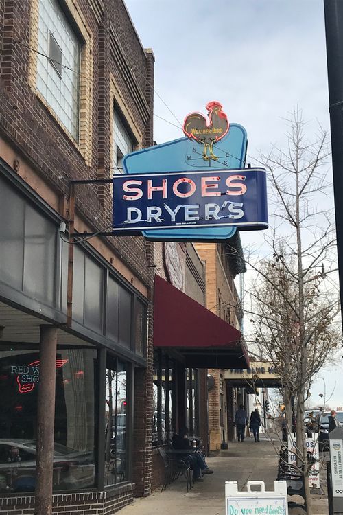 Dryer's Shoe Store sign
